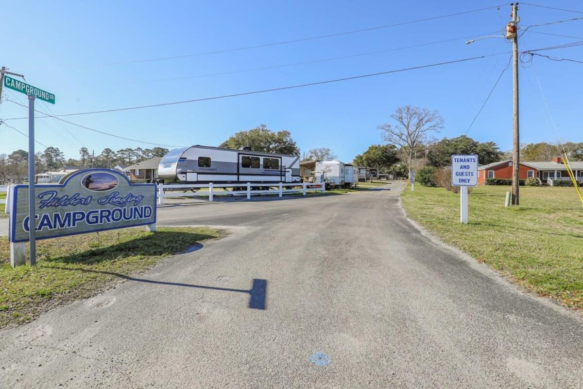 2Br Pet Friendly Home In Sneads Ferry With Parking Exteriör bild