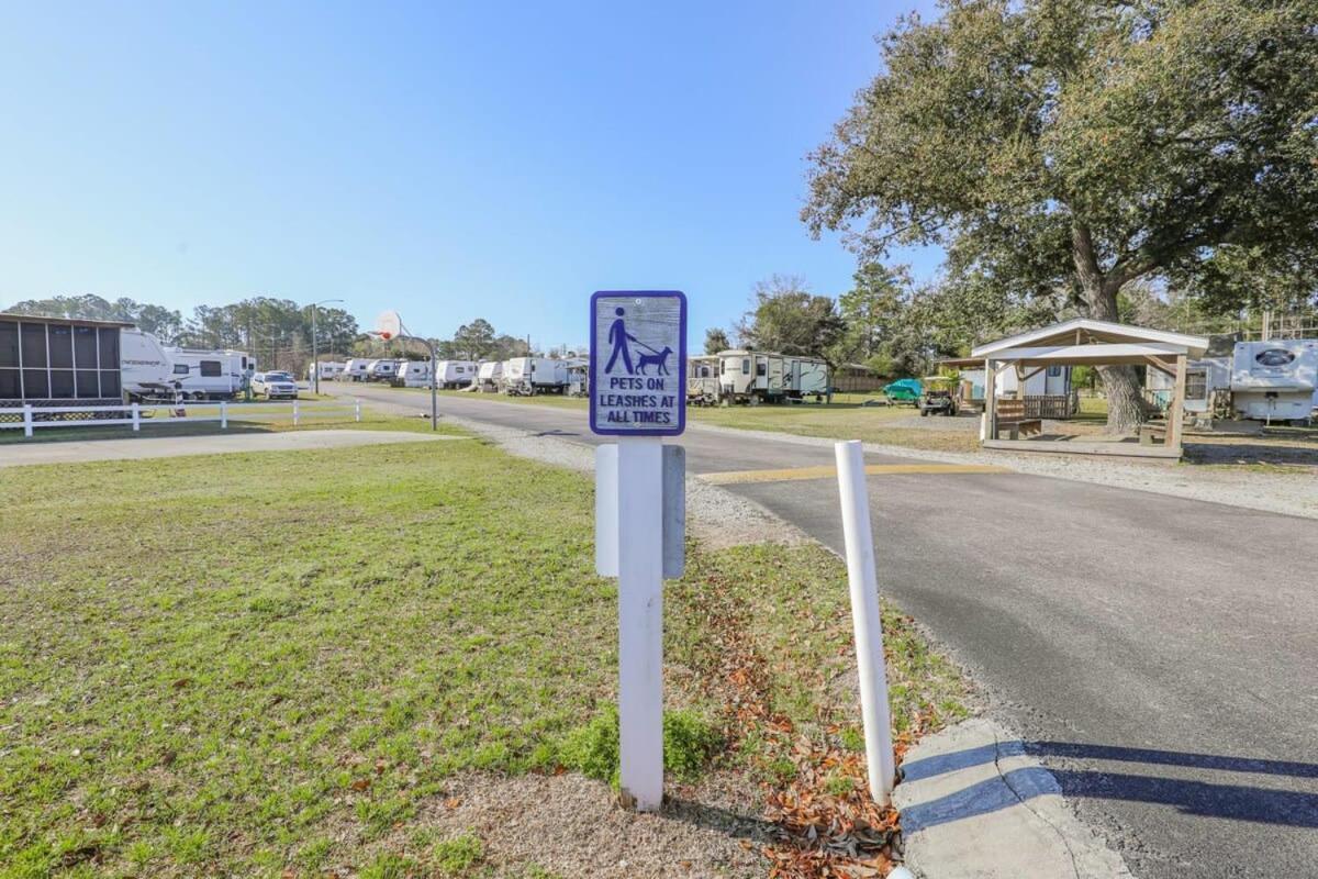 2Br Pet Friendly Home In Sneads Ferry With Parking Exteriör bild