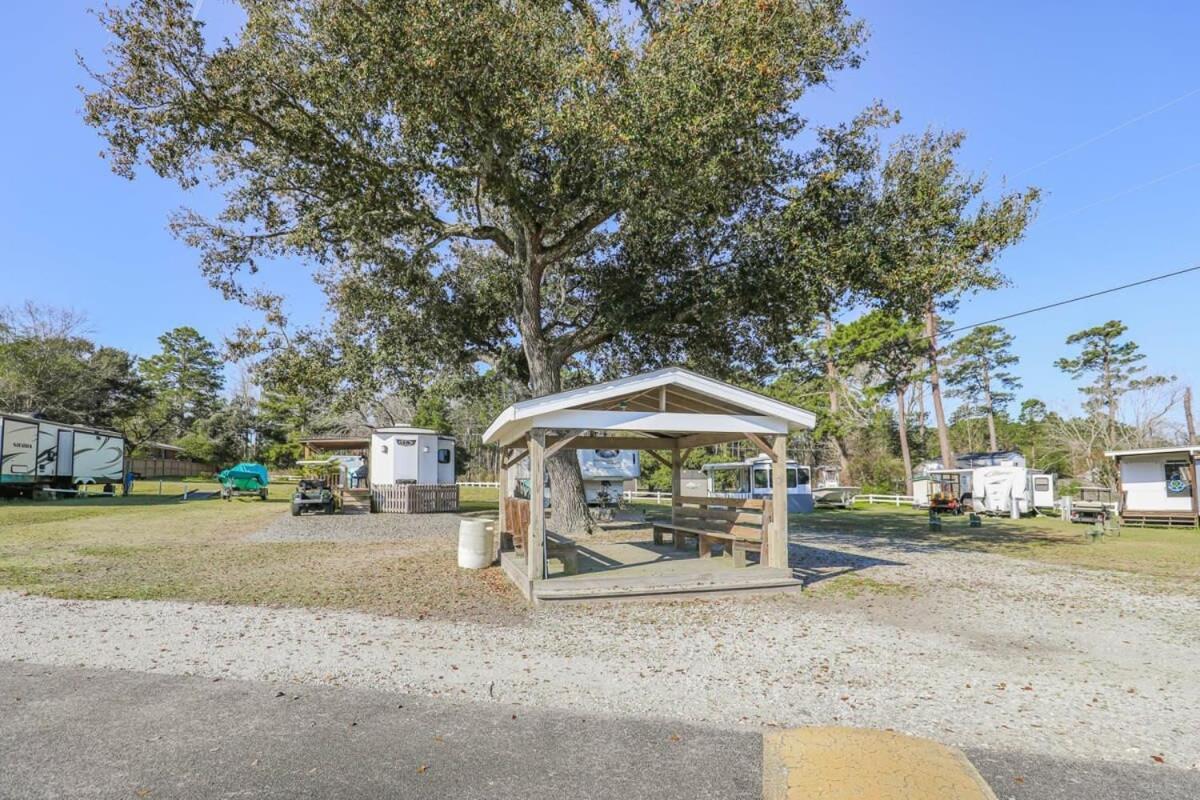 2Br Pet Friendly Home In Sneads Ferry With Parking Exteriör bild