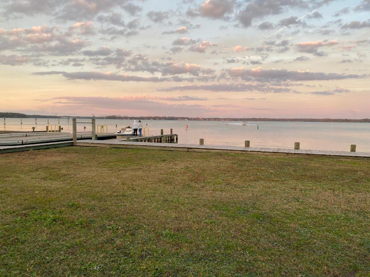 2Br Pet Friendly Home In Sneads Ferry With Parking Exteriör bild