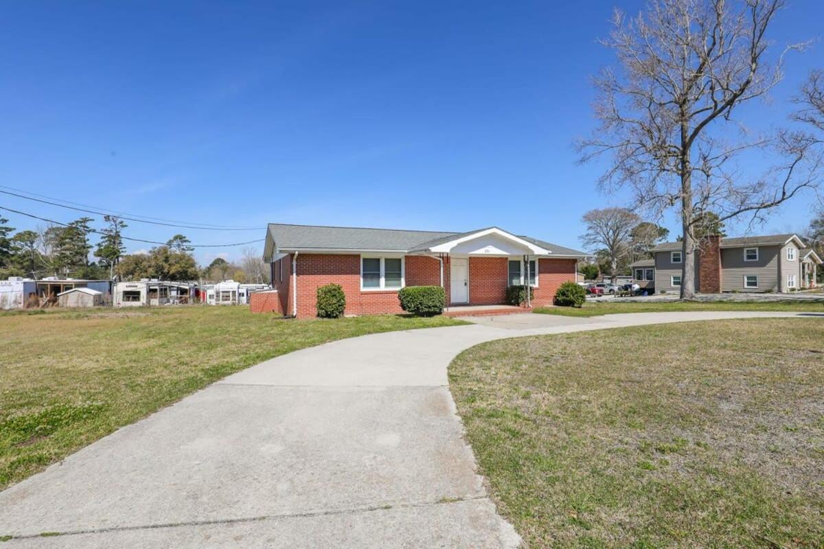 2Br Pet Friendly Home In Sneads Ferry With Parking Exteriör bild