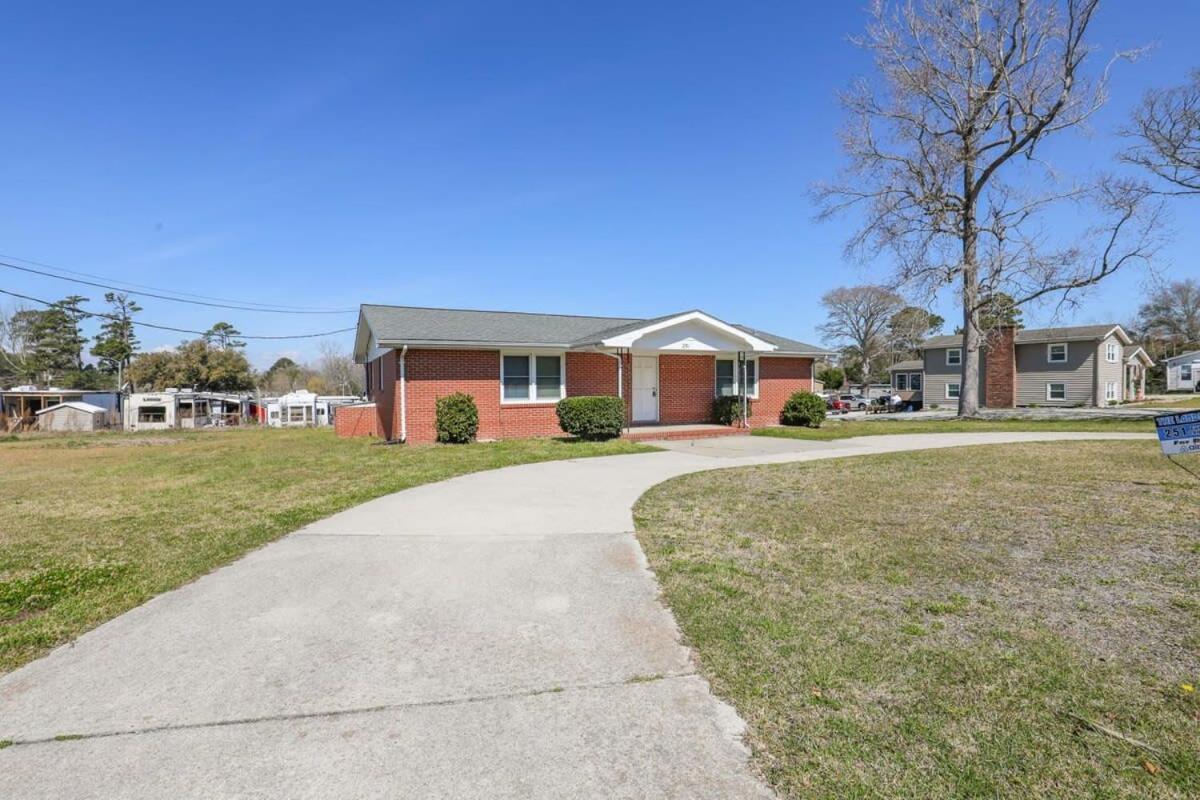 2Br Pet Friendly Home In Sneads Ferry With Parking Exteriör bild